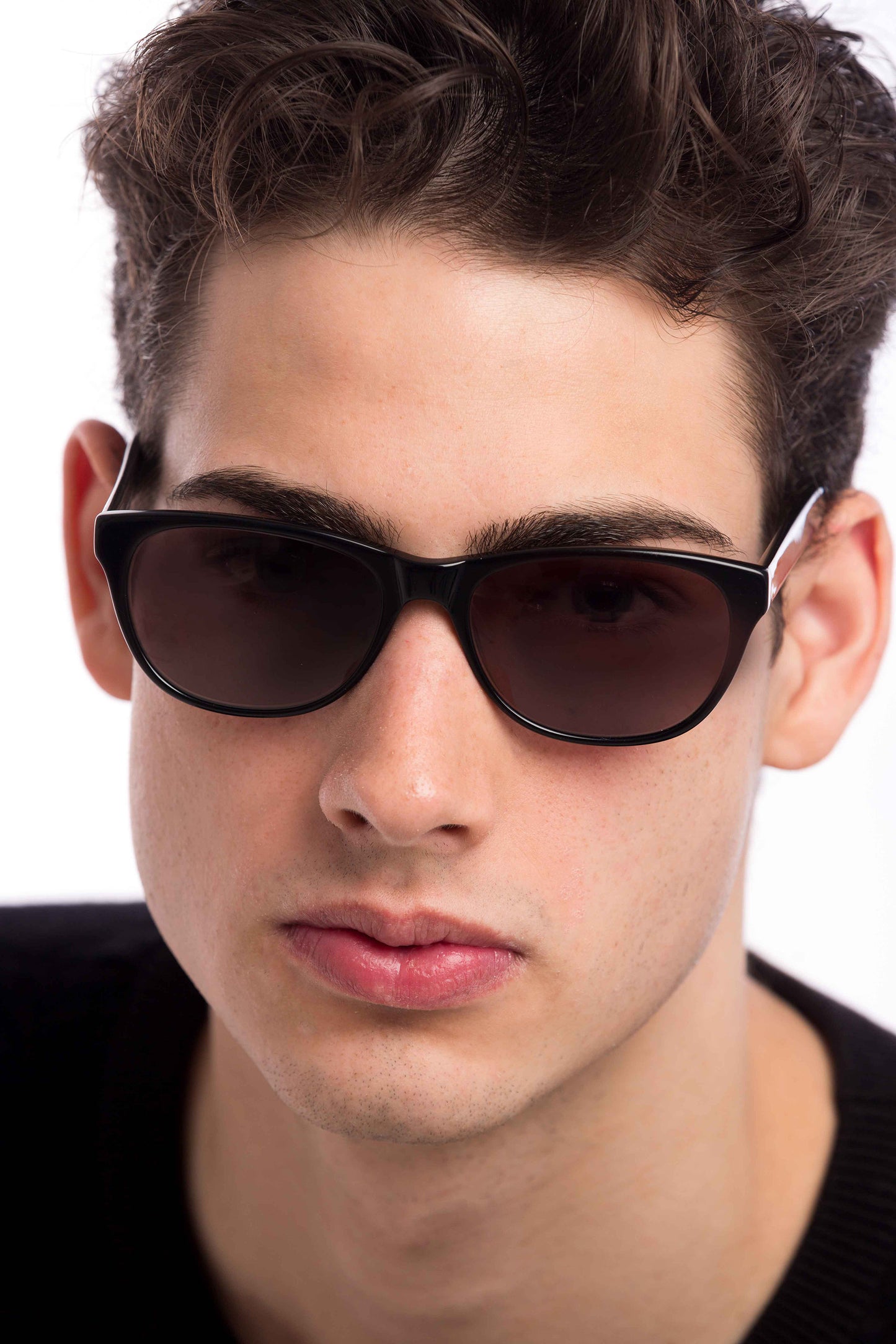 Man Wearing Morris Sunglasses Prescription (Brown)